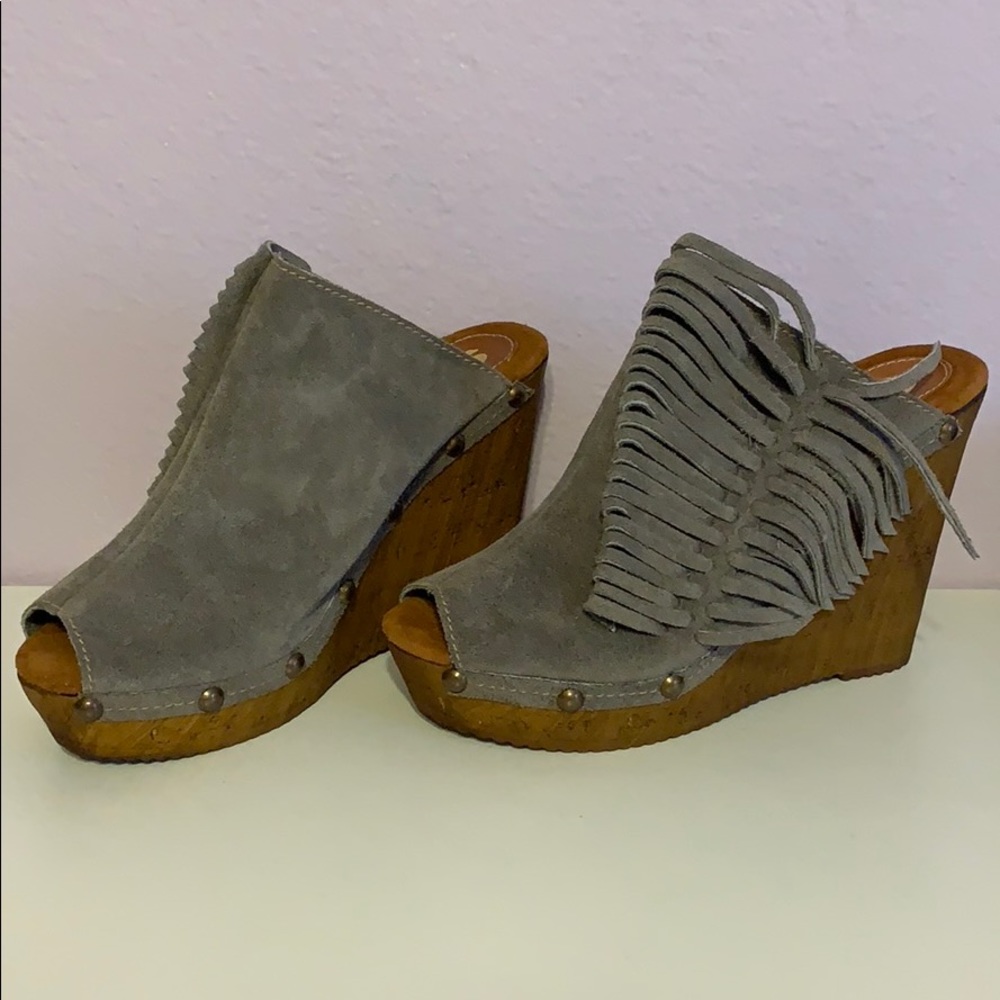 sbicca vintage gray wedges